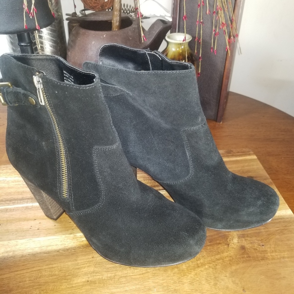 Steve Madden Gracieee Black Suede Heeled Booties